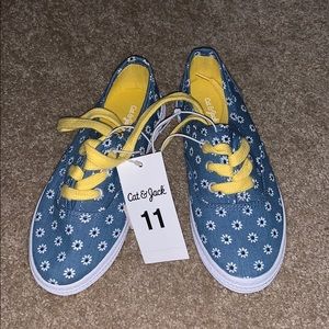 Girls shoes size 11